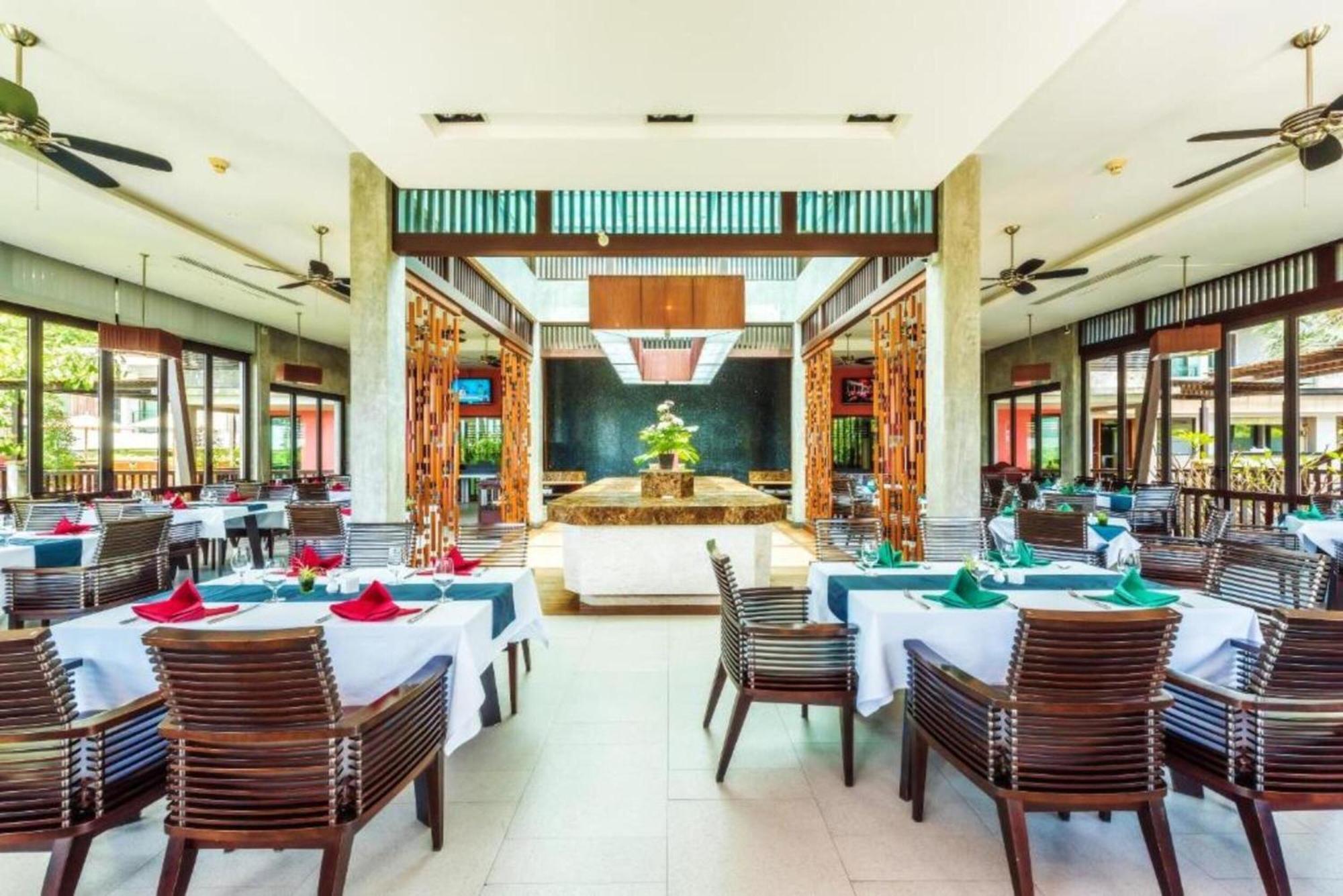 Club Wyndham Sea Pearl Phuket Hotel Patong Exterior foto